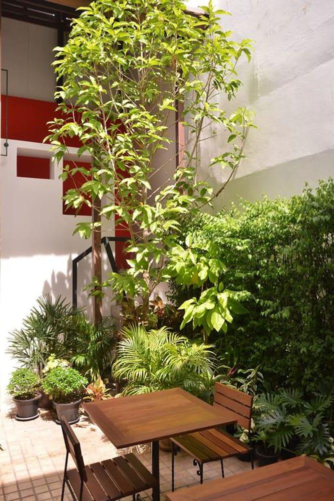 Neighbor Phuthon Bed and Breakfast Bangkok Eksteriør billede